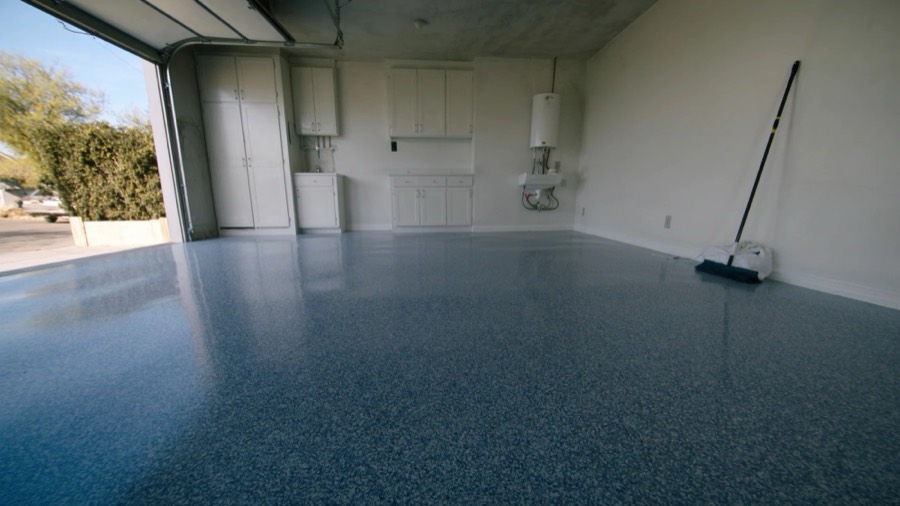Blue-gray flake epoxy garage floor coating